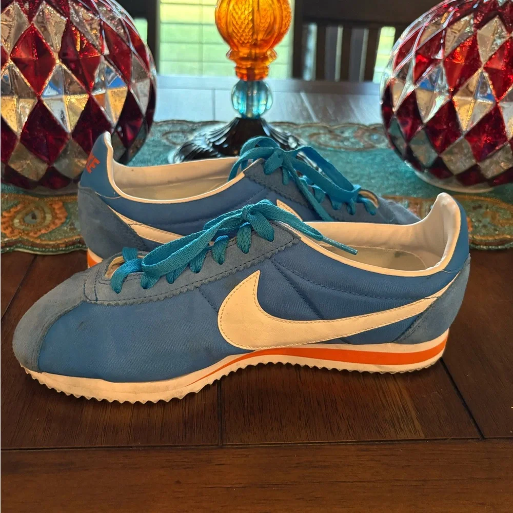 Nike Blue and White Sneakers with Orange Detail - Picture 3 of 7